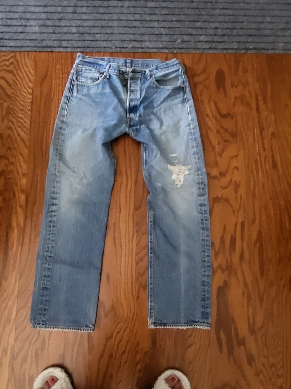 Levi's Men's 501 Buttonfly Light Blue Straight-Leg Jeans with Distressed Detail - Picture 2 of 3